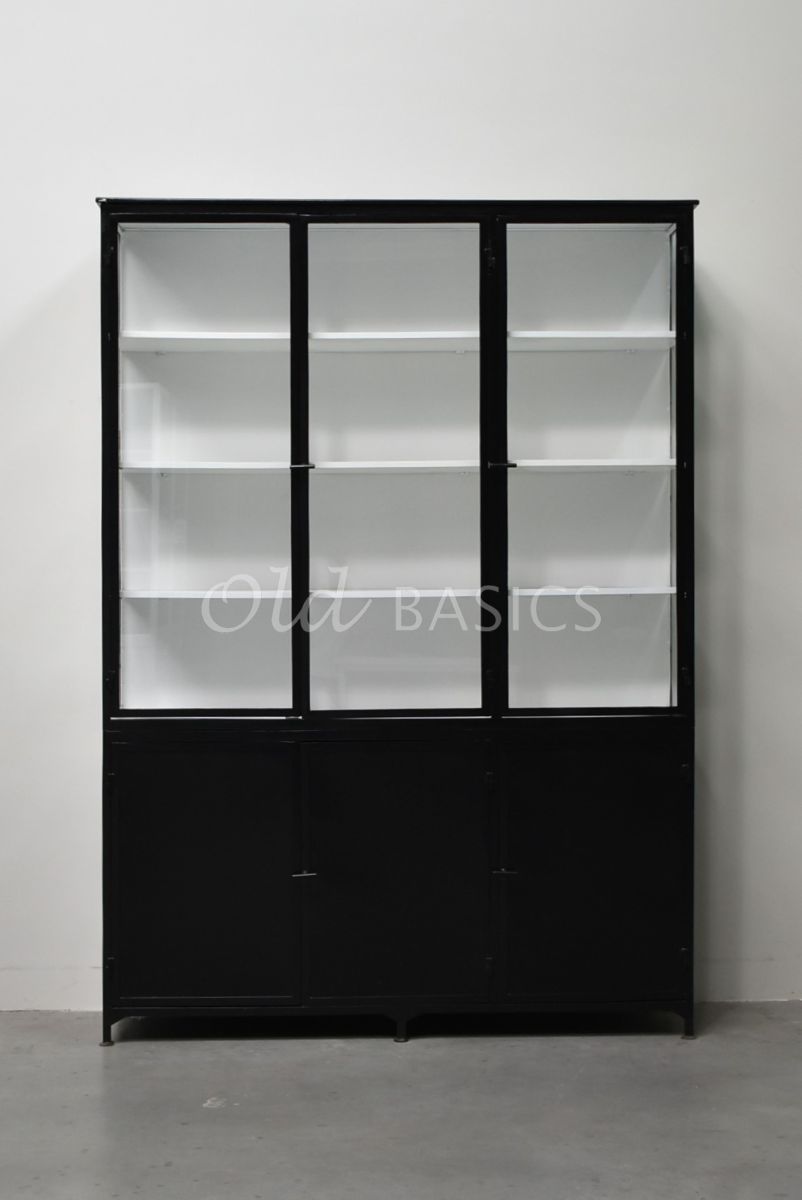 Detail van Apothekerskast Ilya trois NB Grand, zwart, materiaal staal